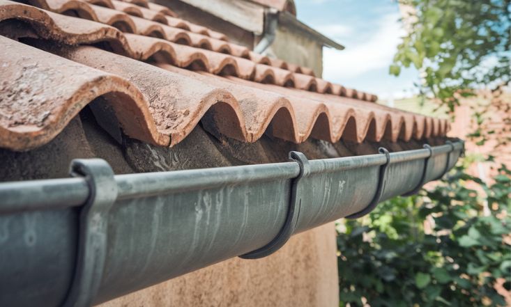 réparation toiture fuite urgente marseille pose gouttière zinc saint barnabé